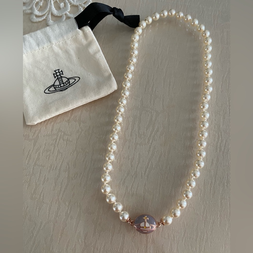 Vivienne Westwood Pearl necklace choker